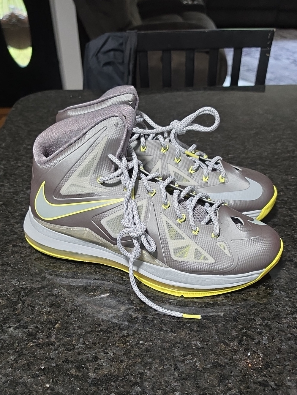 LeBron 10 Yellow Diamond Canary Mens Sz 12